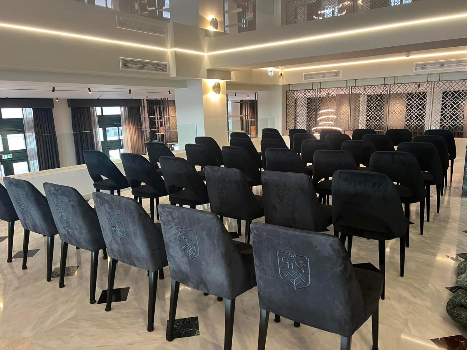Grand Hotel كالاماتا المظهر الخارجي الصورة
